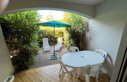 Saint-Mandrier-sur-Mer Apartment | Air-conditioned studio 200 m from the beach