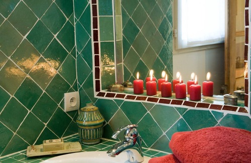 Grans Bed & Breakfast | Air-conditioned B&B Provence Quiet Countryside Swimming pool Private SPA
