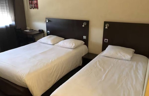 Saint-Priest Hotel | Air Conditioned Flat at the gates of Lyon: Delightful Breakfast Available