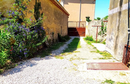 Lespignan House | Air-conditioned Maison de Maitre 13 km from beaches, gardens, secure swimming pool, games.