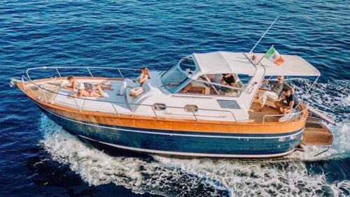 Salerno Boat Rental | AIR OF SEA ON BOAT