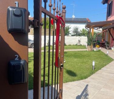 Ronchi dei Legionari House | Airport Flower Rooms