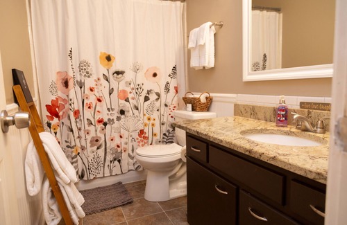 Kentwood House | Airport getaway and fun in Beer City