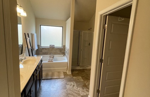 Church Street House | Airport Hideaway!
