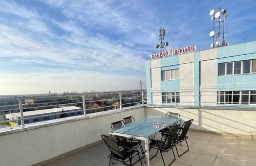 Otopeni Apartment | Airport Retreat with Terrace #2