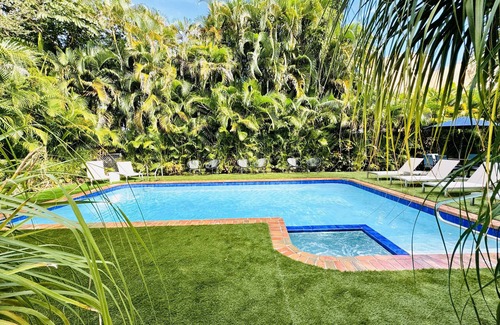 Lake Ridge Apartment | Airy 2 Bedroom 2 Bath Apt w/Pool Access