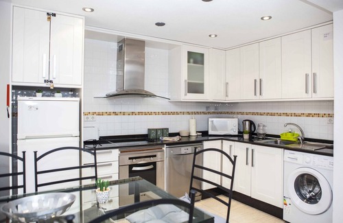 Diputacion de Rincon de San Gines Apartment | Airy and spacious with a quiet balcony - 2mins to the pool and bar/restaurants.