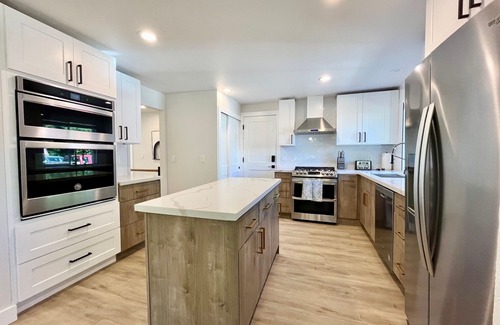 Black Diamond House | Airy Modern Farmhouse 5BR/3BA Oasis w/Fast Wi-Fi