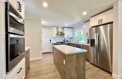 Black Diamond House | Airy Modern Farmhouse 5BR/3BA Oasis w/Fast Wi-Fi