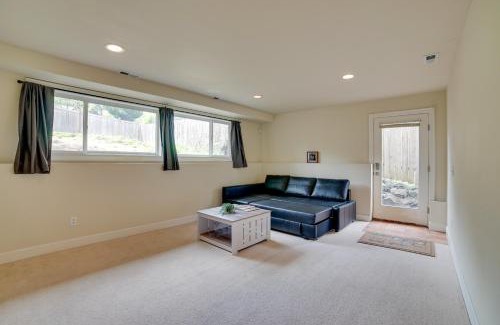 Greenwood Apartment | Airy Seattle Apartment about 7 Mi to Downtown!