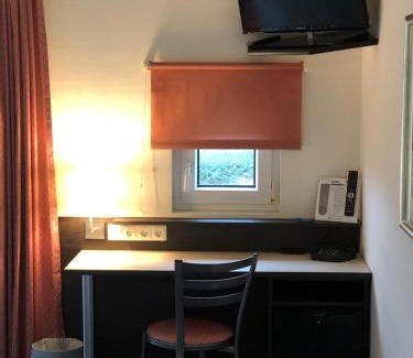 Ducherow Hotel | AK 1 Hotel