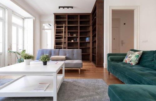 Sao Domingos de Benfica Apartment | Akicity Praça de Espanha Moon