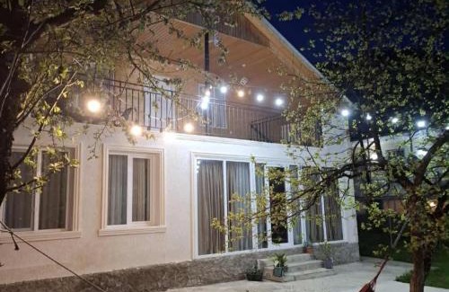 Ambrolauri House | Akidoni