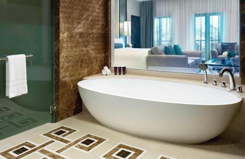 Muscat Resort | Al Bustan Palace, a Ritz-Carlton Hotel