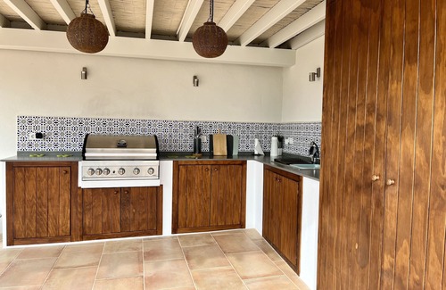 El Dondo Villa | Al Qasr Villa: Infinity pool, Summer Kitchen;1500m2 plot, Fast Wifi, mountains