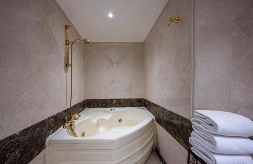 Ajyad Hotel | Al Shohada by Palm Rich Makkah