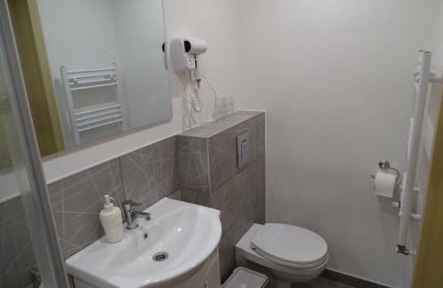 Esztergom Bed & Breakfast | Alabárdos Panzió és Apartmanház