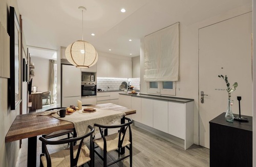 Les Corts Apartment | Alaju - 3 bedrooms and balcony in Les Corts