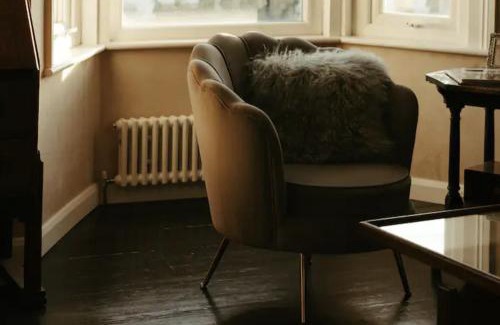 Harlesden Apartment | Alba's Den - A creative sanctuary in NW10 London