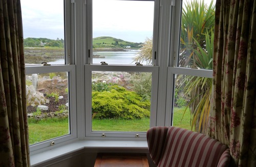 Rockcliffe Cottage | Albany Cottage - a cottage that sleeps 7 guests in 4 bedrooms