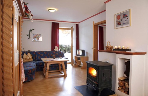 Heinfels Apartment | Alberta's Ferienhaus