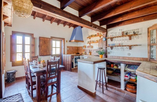 Alcaucin Cottage | Alcaucín Cottage for Families