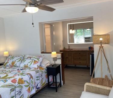 Old Town House | Alexander Palms Court - No Hidden Resort Fees!