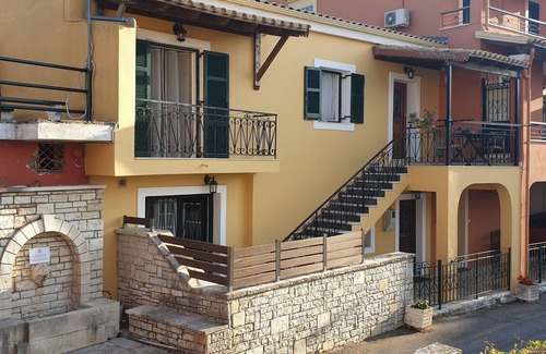 Vatos House | Alexandros House 600metres from Ermones beach