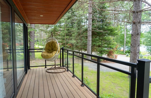 South Algonquin Cabin | Algonquin's Edge Resort | Waterview 3
