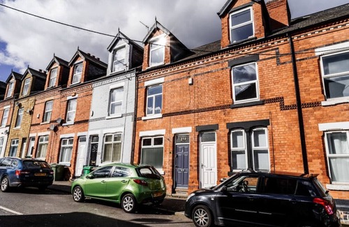 Sneinton House | Alices Central Stay Parking Motor Point Arena