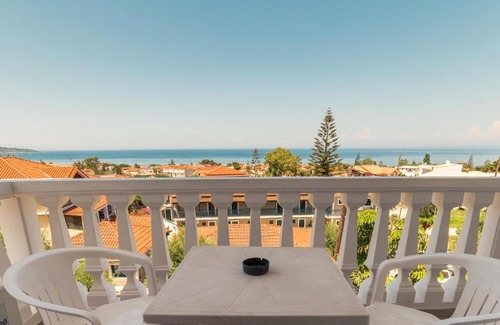 Argassi Hotel | All In Krinas Apart-Hotel