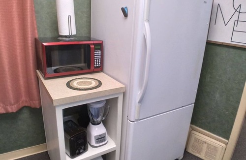 Seelyville Apartment | All-inclusive Apartment - 1 Bedroom, 1 Bath, Equipped Kitchen, & Laundry