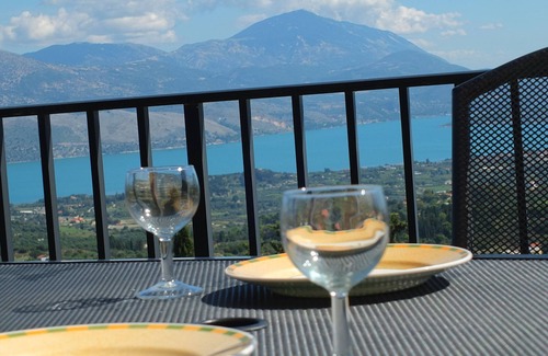 Kaminarata Villa | ALL ROUND SEA & ISLAND VIEWS. QUIET AND WITHOUT NEIGHBOURS. BEST BEACHES.