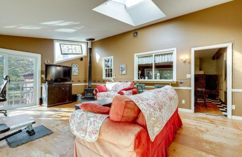 Bradford House | All-Season Lakefront Escape 8 Mi to Mount Sunapee