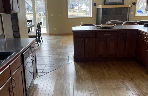Whitmore Lake House | All sports Lakefront home 11 min. from downtown Ann Arbor