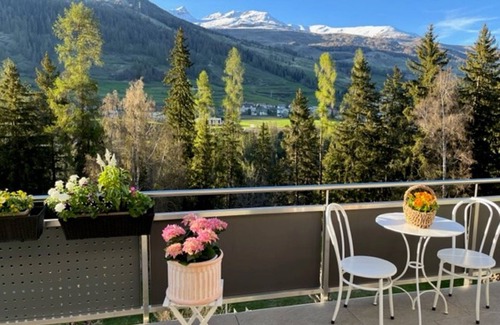 Vulpera Apartment | Allegra and welcome to the Chasa Plavna 403