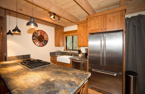 Kingswood Estates House | Allenby by Tahoe Getaways - Dog OK , Close to Northstar!