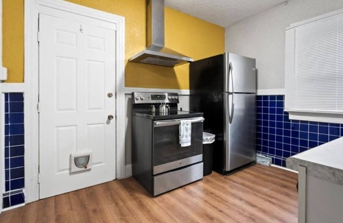 Des Moines House | Alluring Home Near Drake University