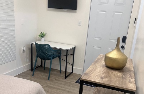 Pembroke Pines Apartment | Ally's Private Suite
