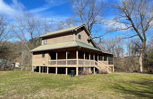 Murphy Cabin | Almost Heaven - A perfect riverfront getaway in Western NC