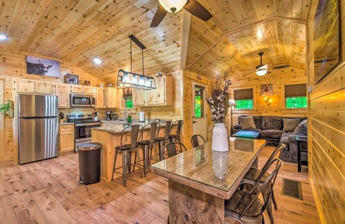 Lindseyville House | Almost Heaven Too 50-Acre Escape with Pond!