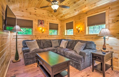 Lindseyville House | Almost Heaven Too 50-Acre Escape with Pond!