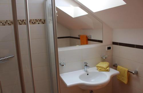 Casola House | ALMRESIDENZ UNTERRAIN -1 km BY CAR DISTANCE SKI SLOPES KRONPLATZ