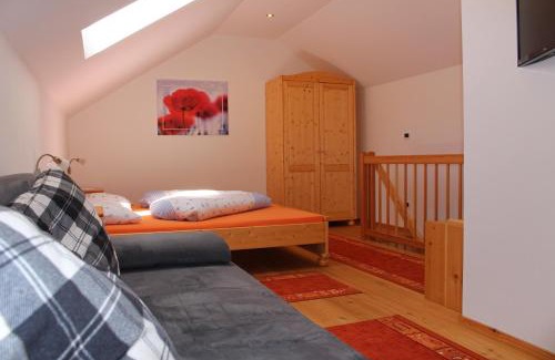 Casola House | ALMRESIDENZ UNTERRAIN -1 km BY CAR DISTANCE SKI SLOPES KRONPLATZ