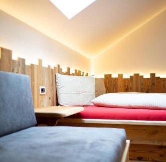 Casola House | ALMRESIDENZ UNTERRAIN -1 km BY CAR DISTANCE SKI SLOPES KRONPLATZ