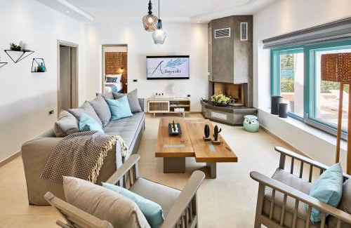 Monolithos Villa | Almyriki Beach Villa