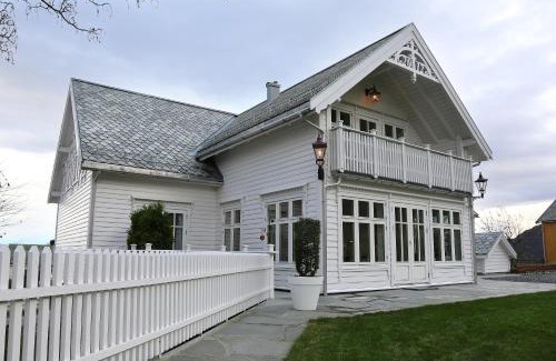 Giske Apartment | Alnes Gård