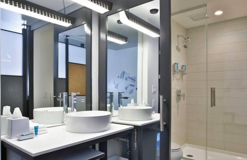 Streeterville Hotel | Aloft Chicago Mag Mile