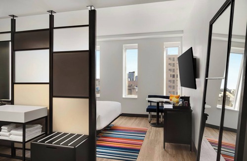 Mile Square Hotel | Aloft Indianapolis Downtown