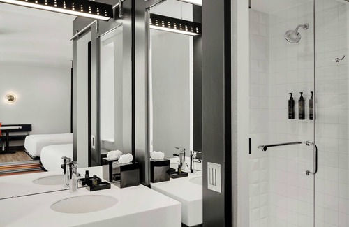 Mile Square Hotel | Aloft Indianapolis Downtown